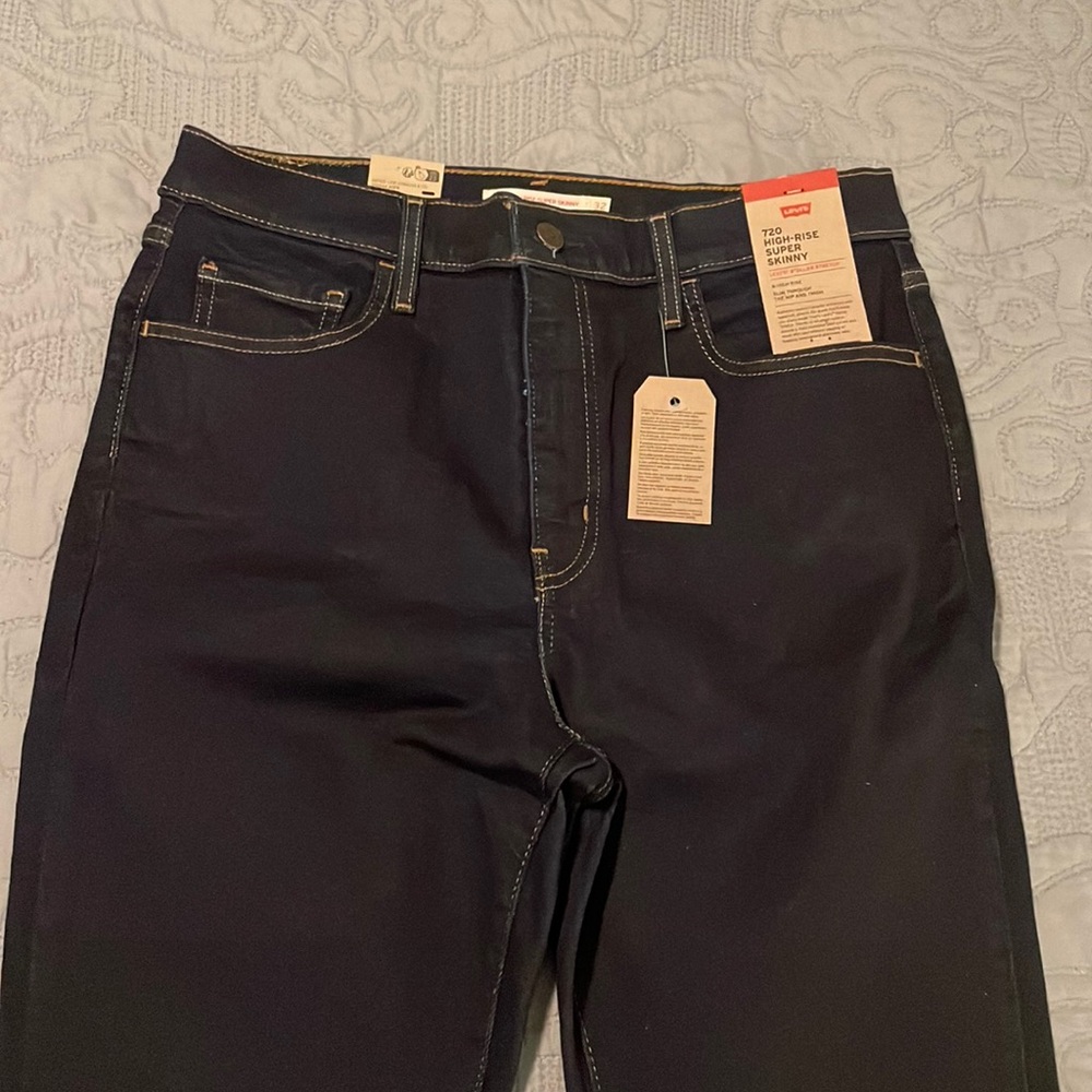Levi’s 32 x 30 720 High Rise Super Skinny Dark Wash Blue Jeans
